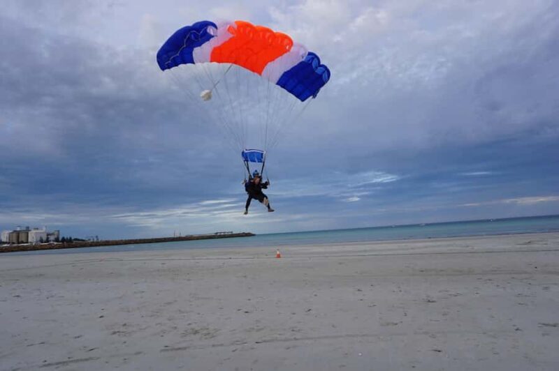 Adelaide: Tandem Skydive over Wallaroo Beach, Beach Landing - Key Points