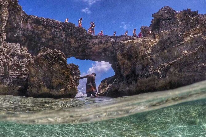 Adventure Power Boat Tour Antigua and Private Laviscount Island - Key Points
