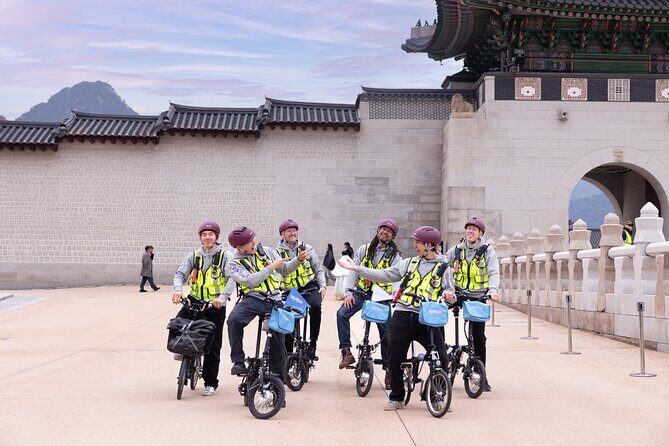 Afternoon E-bike tour and "Happy Hour" food and drinks - Key Points