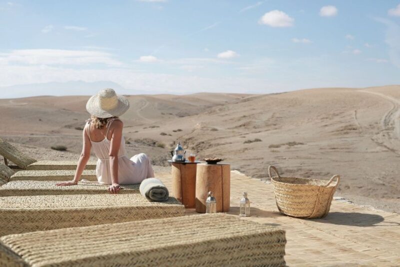 Agafay desert Dinner experience with sunset views & Swiming - Entertainment and Atmosphere