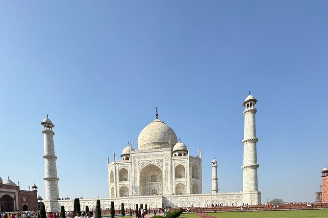 Agra Private Day Tour with Guide and Transportation - Arriving in Agra: First Impressions
