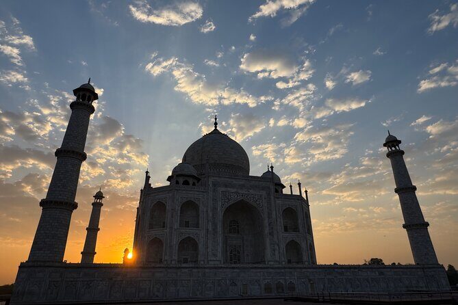 Agra Private Day Tour with Guide and Transportation - What’s Included and What’s Not