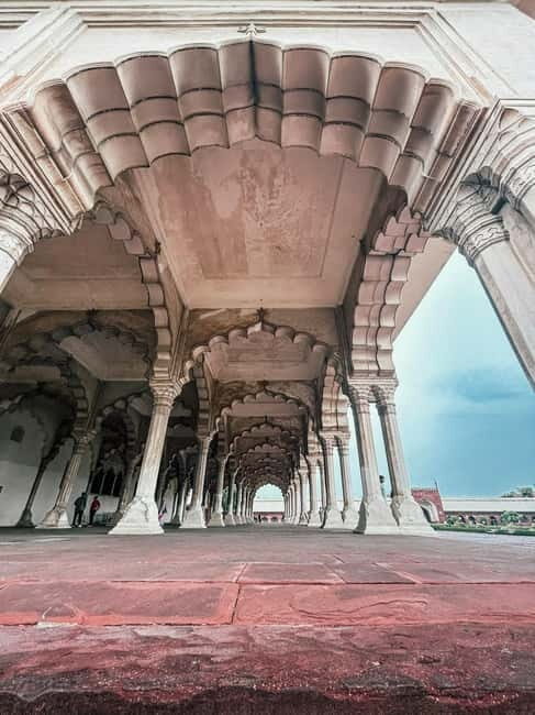 Agra: Private Sightseeing Half-Day Tour with Guide by Car - The Guides: Knowledge and Friendliness Matter