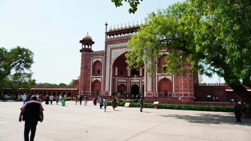 Agra: Private Sightseeing Half-Day Tour with Guide by Car - Who Is This Tour Best For?