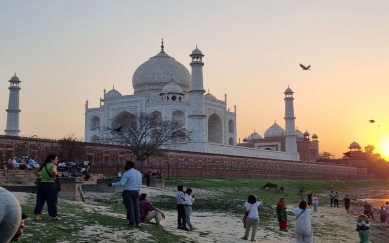 Agra: Sunrise Taj Mahal Tour with taj mahal full moon light - Key Points