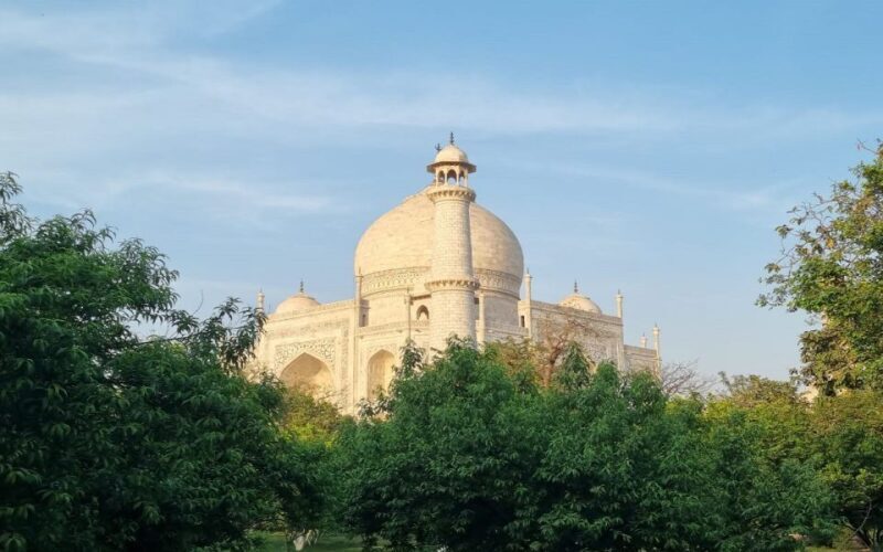 Agra: Sunrise Taj Mahal Tour with taj mahal full moon light - Exploring Agra Fort