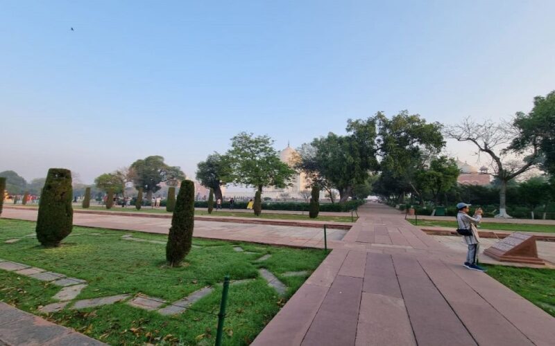 Agra: Sunrise Taj Mahal Tour with taj mahal full moon light - Evening: The Full Moon View