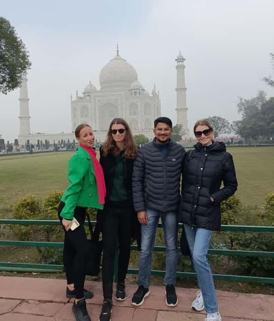 Agra: Taj Mahal and Mausoleum Guided Tour with Skip-the-Line - Introducing the Agra Taj Mahal Guided Tour: What Travelers Can Expect