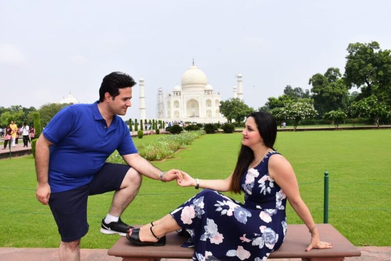 Agra: Taj Mahal and Mausoleum Tour with Skip-the-Line Entry - The Value of a Guided, Skip-the-Line Tour