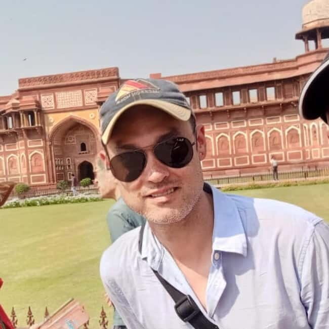 Agra : Taj Mahal tour with guide - The Role of the Private Guide