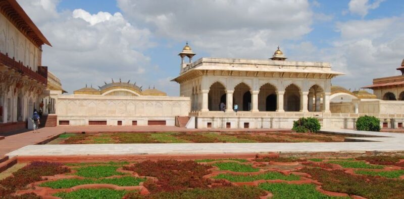 Agra: Taj Mahal Tour With Traditional Indian Dress - Authenticity and Traveler Feedback
