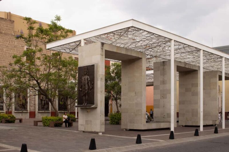 Aguascalientes through the eyes of architecture, art, history, and coffee. - Key Points