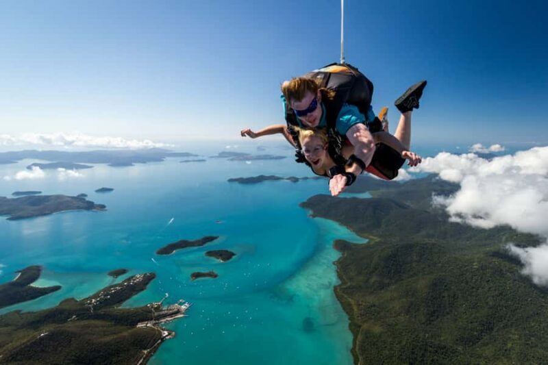 Airlie Beach: Tandem Skydive over the Whitsundays - A Detailed Look at the Experience