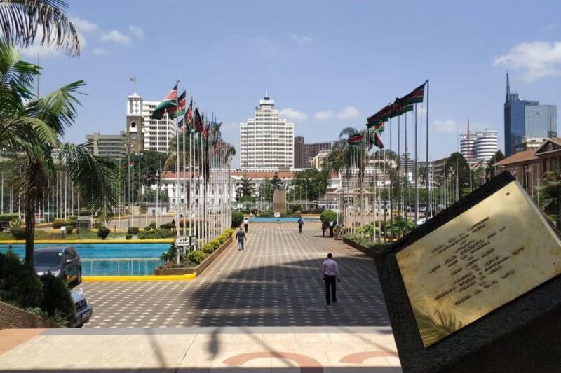Airport Pickup and City Highlights Walking Guided Tour - Final Thoughts