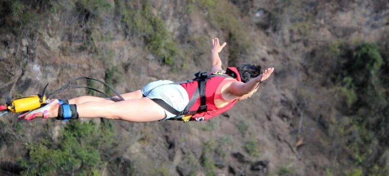 Airport PickUp & Vic Falls Bridge Bungee jumping - Key Points