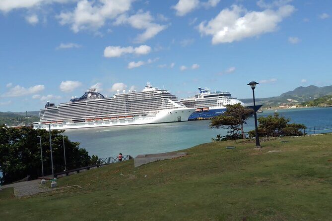 Airport port silver taxi transfer private to pop center - Key Points