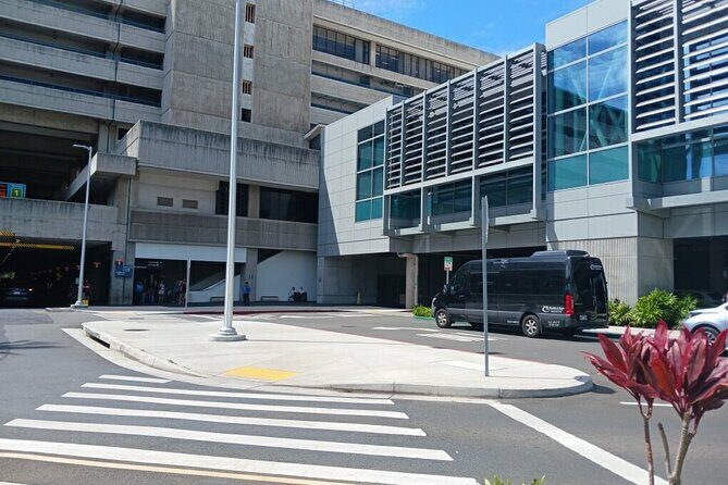 Airport Shuttle - HNL Airport to Waikiki - The Bottom Line: Is It Worth Your While?