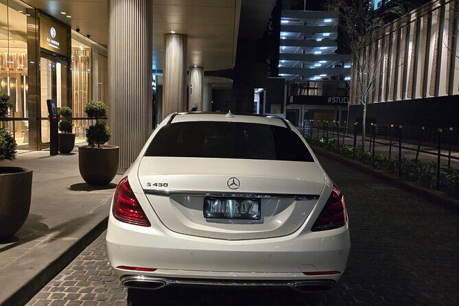 Airport Transfers - Chauffeur Car & Limo Services of Melbourne - The Experience Through the Eyes of Other Travelers