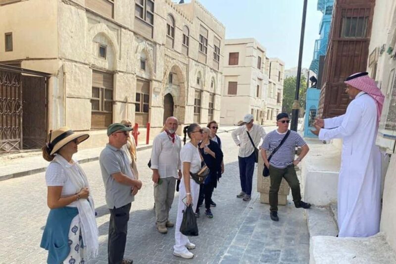 Al Balad Old Town Tour in Jeddah Historical City - The Itinerary: What to Expect on the Al Balad Tour