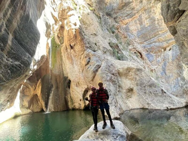 Al Shalal Cave - Exploring the Al Shalal Cave Tour: An Adventure for Nature Lovers