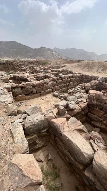 Al-Ukhdood Archaeological City Day Trip - Journey Through History at Al-Ukhdood