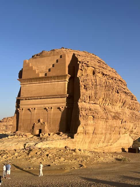 Al-Ula: Old Town, Hegra, and Elephant Rock Day Tour - Key Points