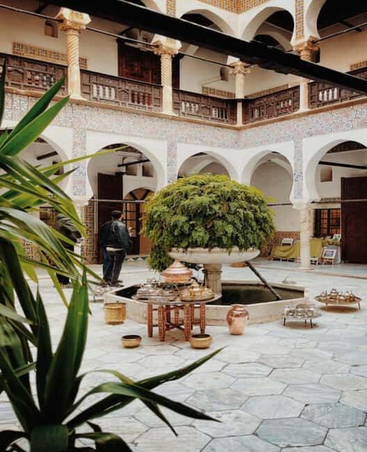 Algiers: Casbah, Bardo Museum, Martyrs' Memorial with lunch - Key Points