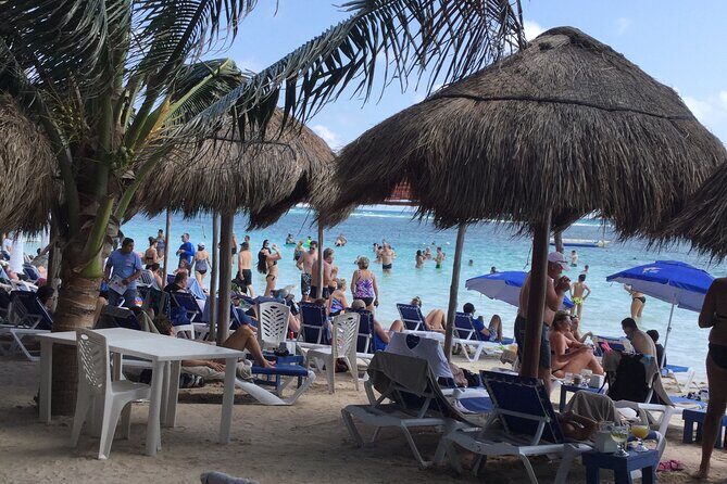 All-inclusive beach day in LOS ARRECIFES REST. / open bar - massage and lunch .. - The Group Size and Atmosphere