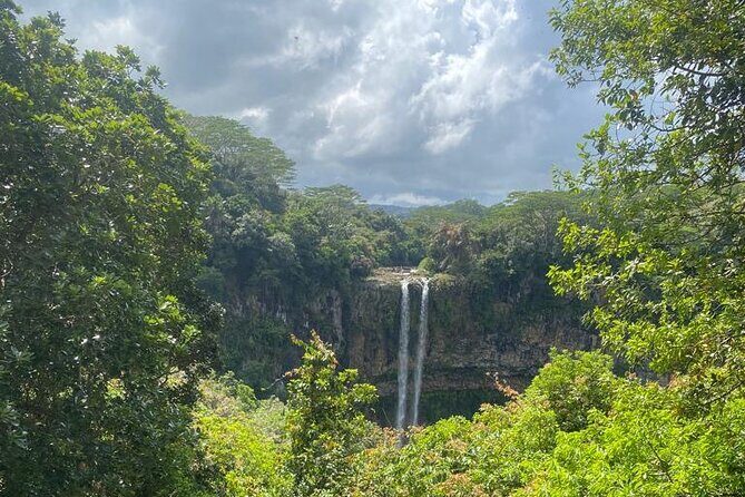 All Inclusive Full Day Tour: Chamarel Rhumrie,7-Coloured & Lunch - A Full Breakdown of the Tour Experience