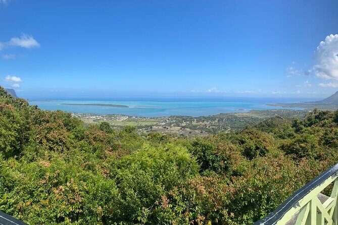 All Inclusive Full Day Tour: Chamarel Rhumrie,7-Coloured & Lunch - FAQ