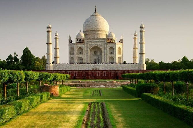 All Inclusive Taj Mahal, Agra Fort or Baby Taj Tour by SUV Car - An In-Depth Look at the Taj Mahal, Agra Fort, and Baby Taj Tour