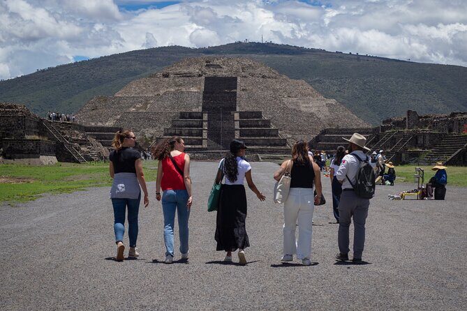 All-inclusive Teotihuacan Guided Tour with Breakfast in a Cave - The Value and Cost