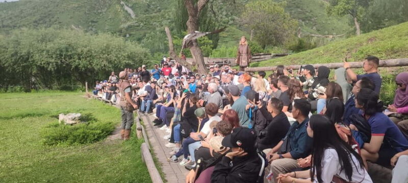 Almaty: Falconry show and Big Almaty Gorge - Key Points