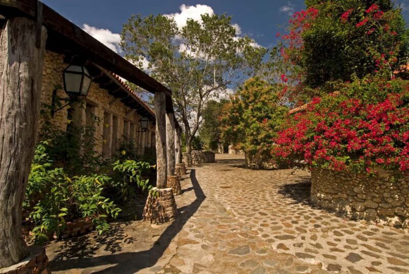 Altos de Chavón and Shopping in La Romana Day Tour - Discovering Altos de Chavón: A Mediterranean-Style Village in the Caribbean