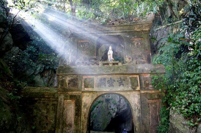 Am Phu Cave, Marble and Monkey Mountain Fullday tour - Key Points
