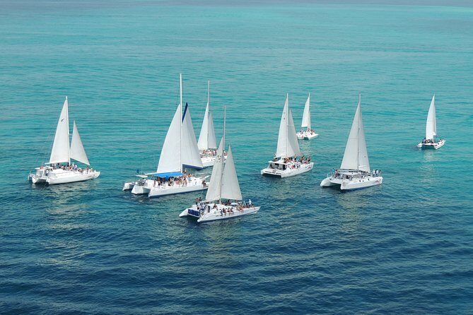 amazing day in catamaran and Isla Mujeres - Key Points