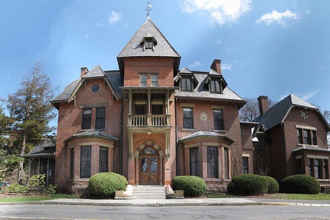 Amazing Scavenger Hunt: Ithaca Big Red Cornell - Who Would Love This Experience?