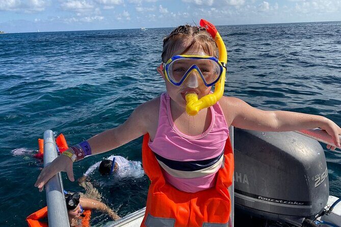 Amazing Unlimited Boat Trip to Isla Mujeres + Transportation from Cancún - Lunch and Unlimited Drinks