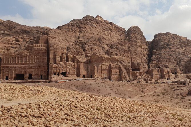 Amman and Aqaba airport lift to Petra and Wadi Rum - Key Points