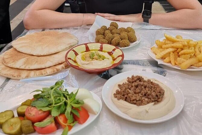 Amman Private City Tour With Local Lunch - Key Points