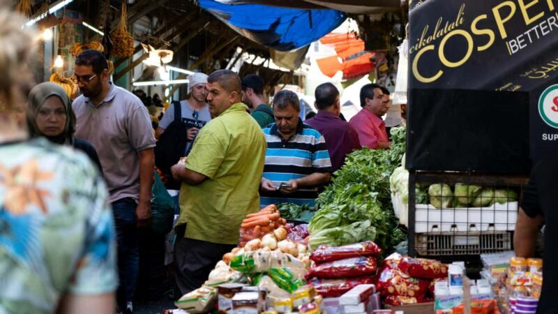 Amman Walking Tour: Hidden Gems, Culture & Street Food - Roman Monuments and Ancient Ruins