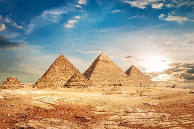 An Epic Journey to the Pyramids of Giza! - The Experience of Visiting the Pyramids
