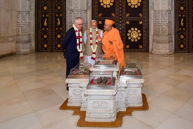 An Evening at the Akshardham Temple with Water Show with Private Transfer - Exploring the Akshardham Temple: What to Expect