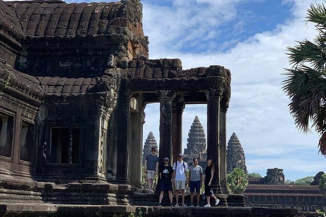 Angkor Wat and Small Circuit Temples by Private Transport - Who Will Benefit Most?