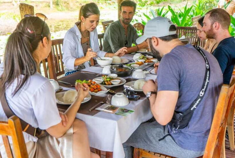 Angkor Wat: Guided Jeep Tour Inclusive lunch at local house - FAQ