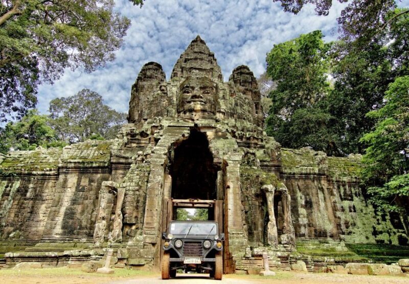 Angkor Wat in a vintage Jeep with driver - jeep rental - Key Points