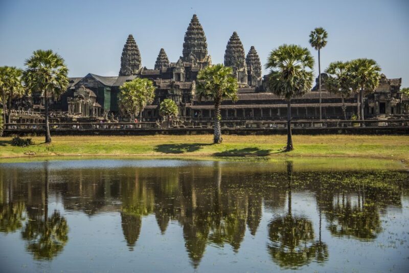 Angkor Wat in a vintage Jeep with driver - jeep rental - Starting Your Day with a Classic Ride