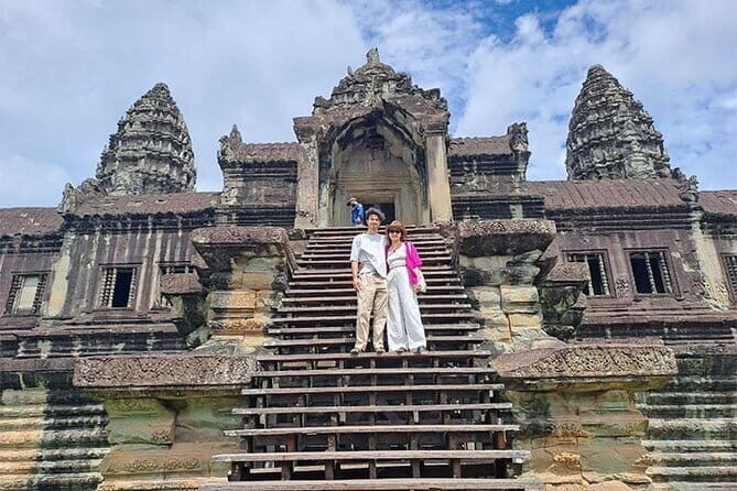 Angkor Wat Private Day Tour With Guide - Authentic Moments and Practical Tips