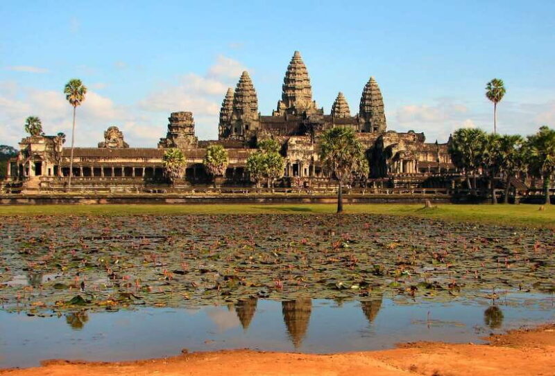 Angkor Wat: Small-Group Tour with Balloon Ride and Lunch - Lunch: Cambodian Flavors