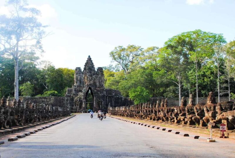 Angkor Wat Small Tour Sunrise With Private Tuk Tuk - Who Would Enjoy This Tour?